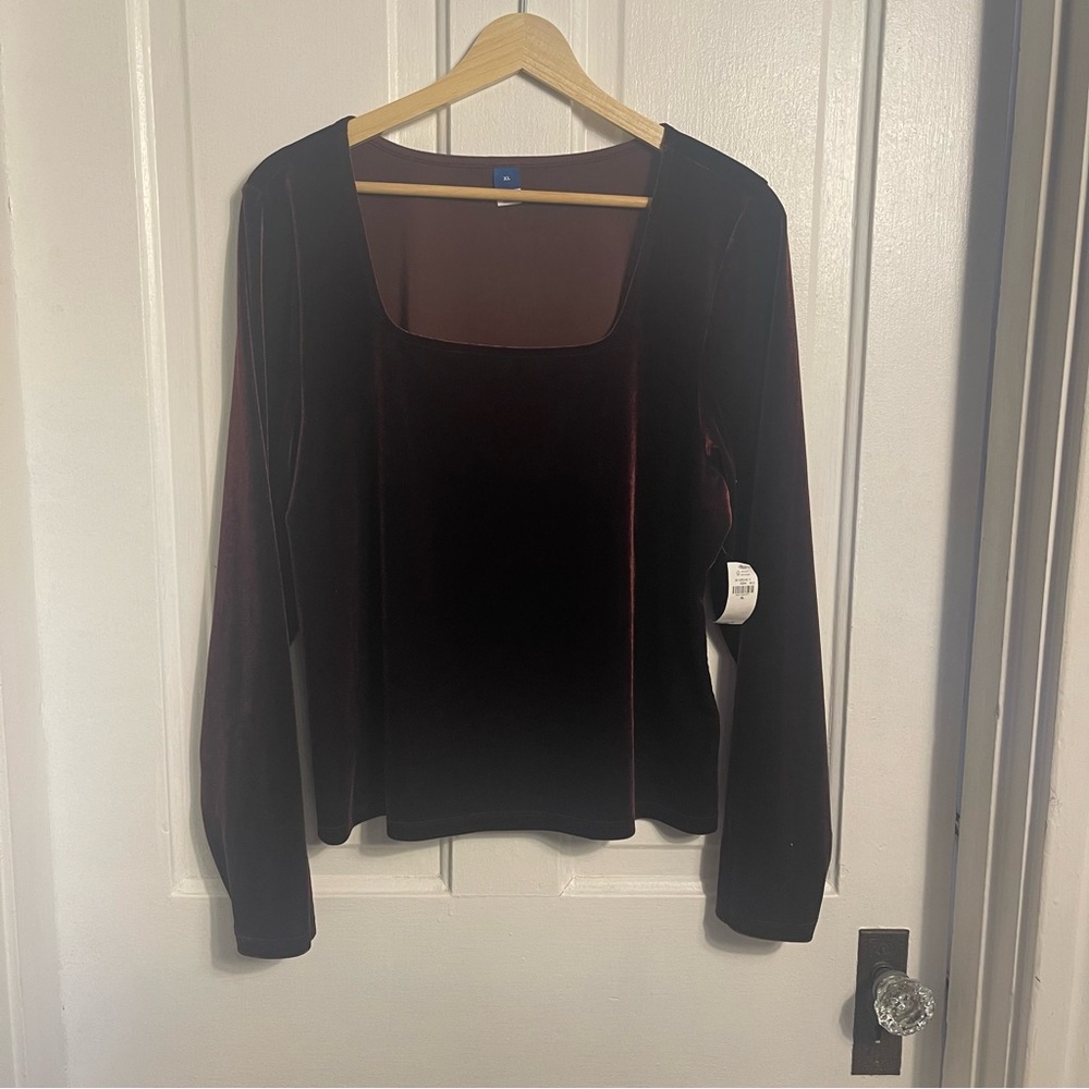 NWT Old Navy Burgundy Velvet Long Sleeve Top Size XL